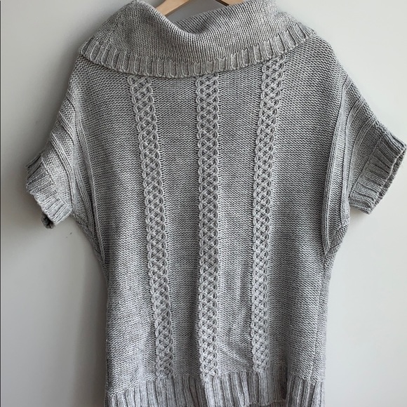 Short sleeve poncho like sweater - Picture 4 of 4